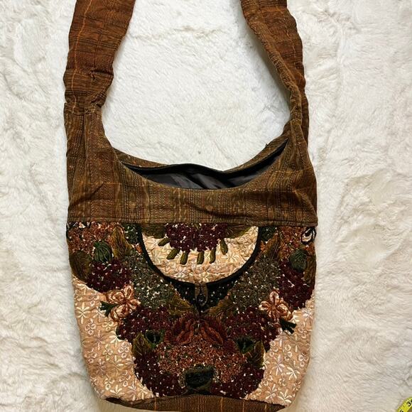 Vintage Bohemian Floral Embroidered Shoulder Bag - Picture 4 of 8